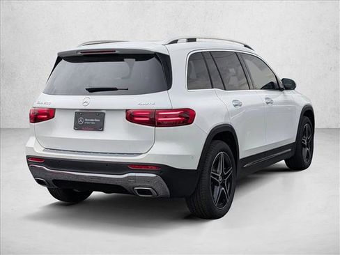 New 2026 Mercedes-Benz GLB 250 4MATIC image 2