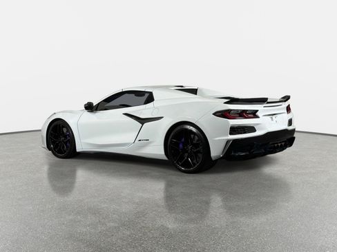 Used 2025 Chevrolet Corvette Z06 RWD image 5
