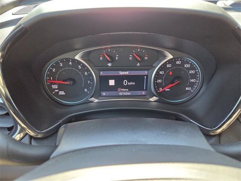 Certified 2022 Chevrolet Equinox RS w/ Infotainment Package image 39