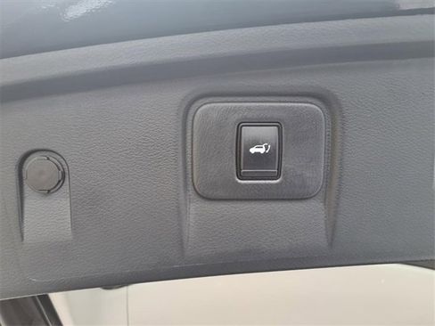 Used 2024 Nissan Murano SL image 17