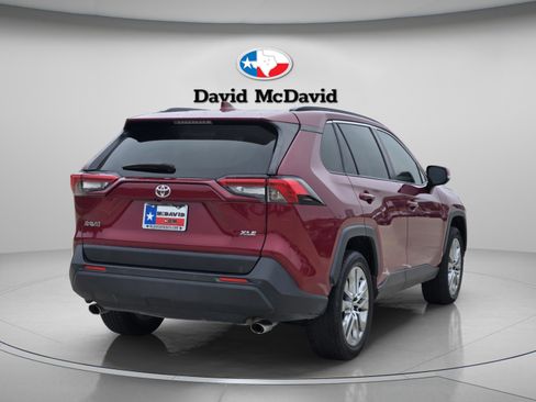 Used 2020 Toyota RAV4 XLE Premium FWD image 6