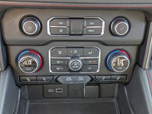 Used 2021 Chevrolet Tahoe RST w/ Luxury Package image 29