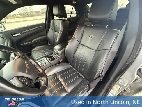 Used 2015 Chrysler 300 S w/ 300S Premium Group image 18