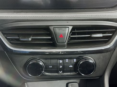 Used 2025 Buick Encore GX Preferred image 23