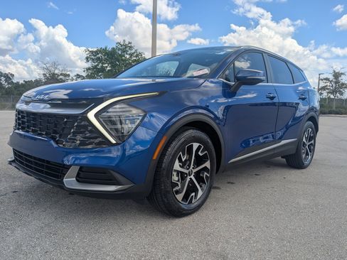 Used 2024 Kia Sportage EX image 8