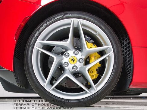 Used 2021 Ferrari F8 Tributo RWD image 19