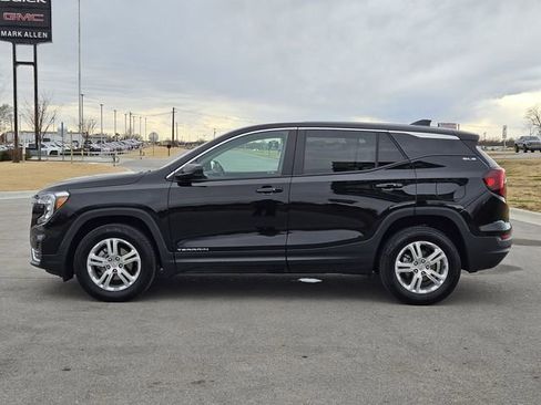 Used 2024 GMC Terrain SLE image 4
