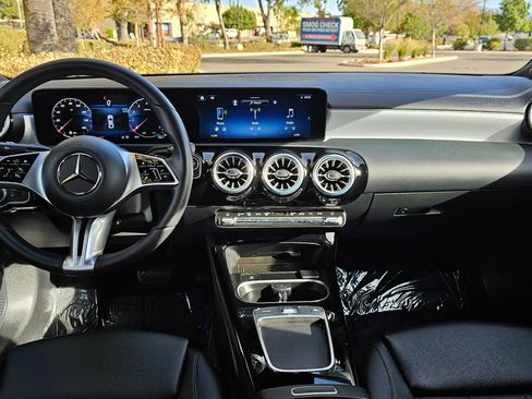 Used 2025 Mercedes-Benz CLA 250 4MATIC image 19