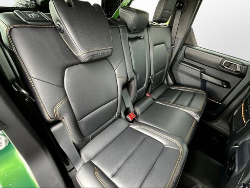 Used 2024 Ford Bronco Badlands w/ Sasquatch Package image 17