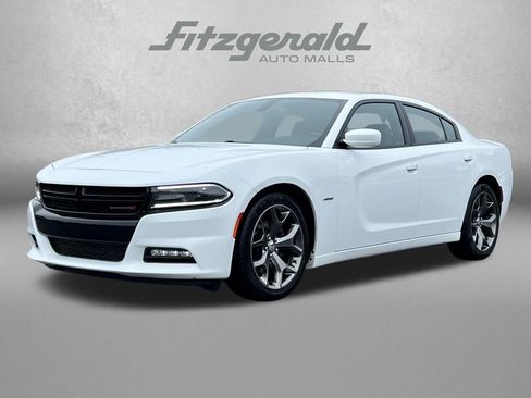 Used 2015 Dodge Charger R/T w/ Plus Group image 2