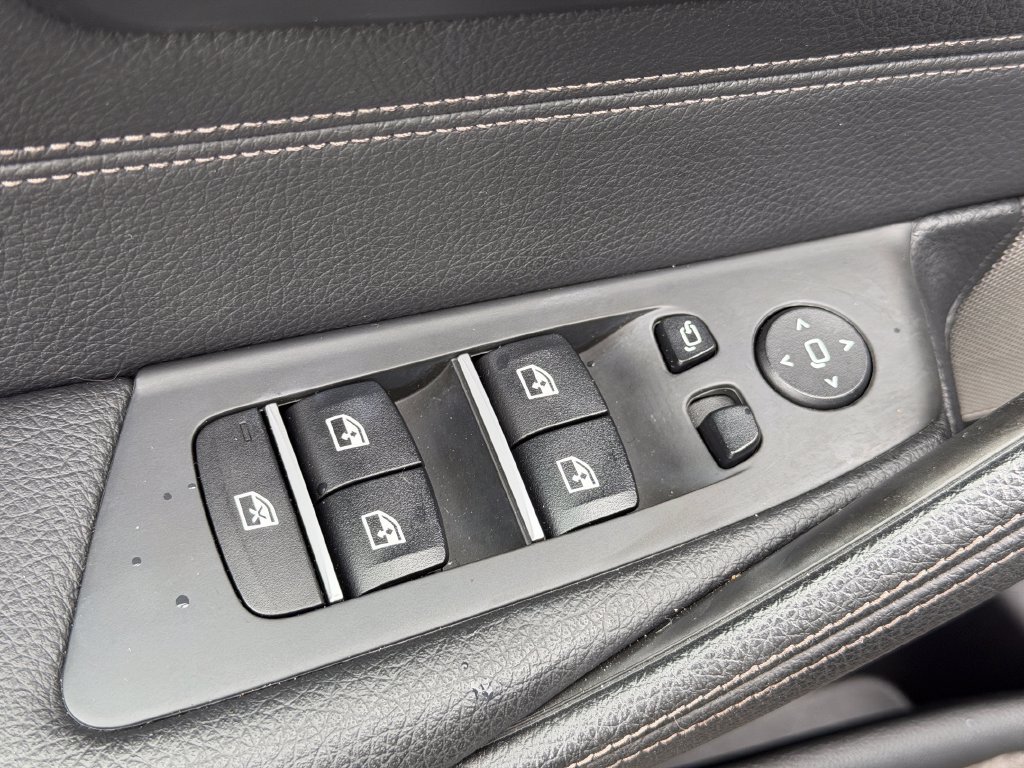 Used 2021 BMW 540i w/ M Sport Package RWD image 18