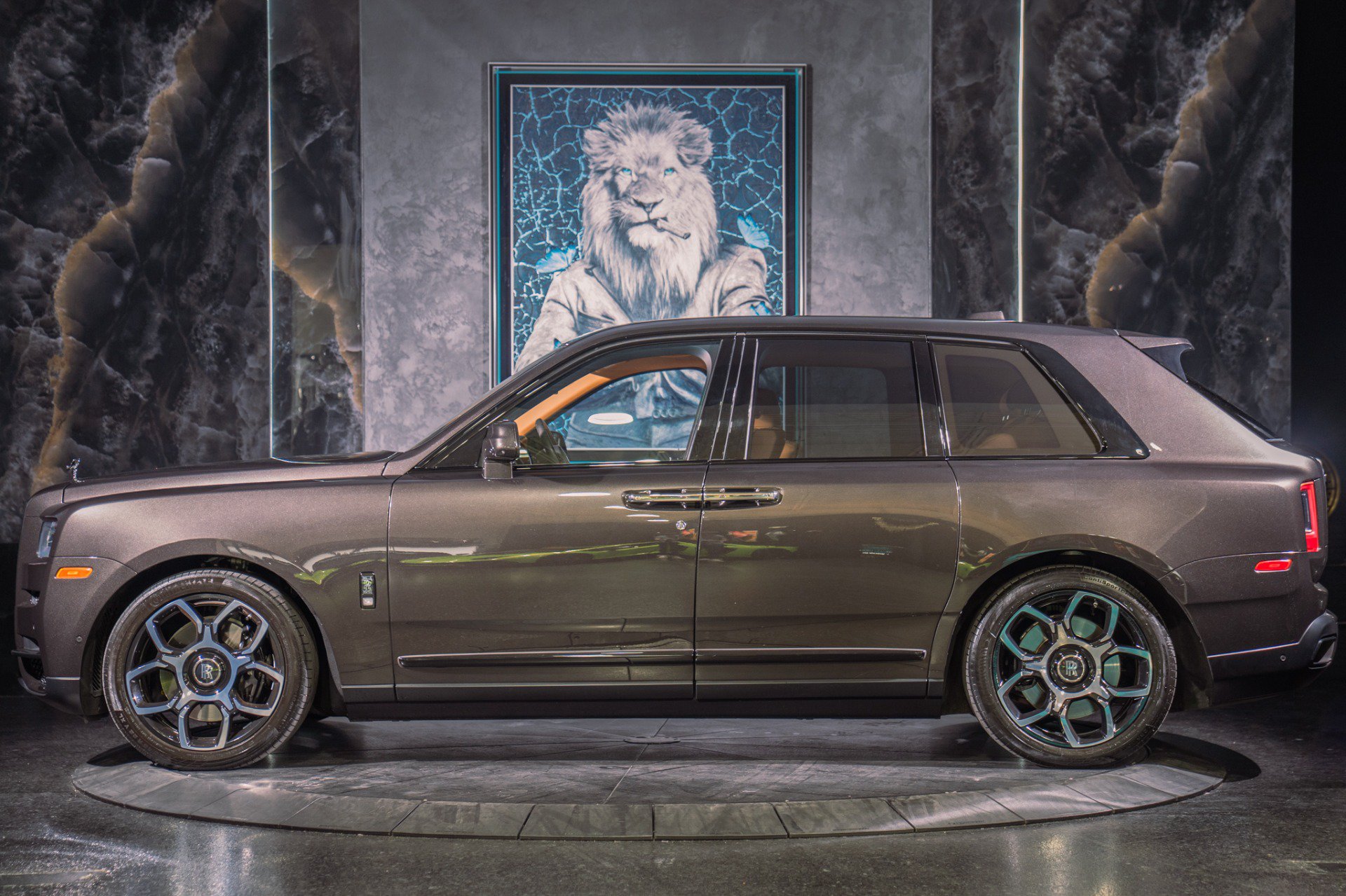 Used 2021 Rolls-Royce Cullinan Black Badge AWD/4WD image 5