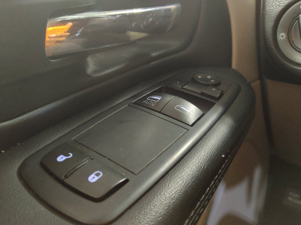 Used 2017 Dodge Grand Caravan SE FWD image 27