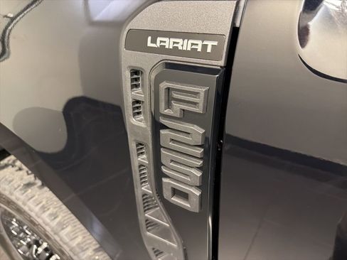 New 2026 Ford F250 Lariat w/ Black Appearance Package AWD/4WD image 43