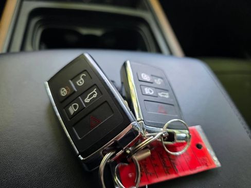 Used 2020 Land Rover Defender 110 X AWD/4WD image 27