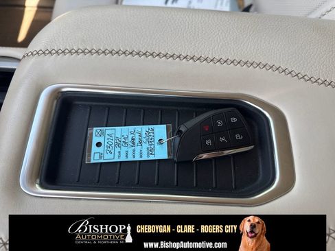 Used 2021 GMC Yukon XL Denali AWD/4WD image 29