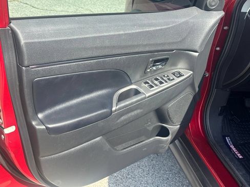 Used 2022 Mitsubishi Outlander Sport SE AWD/4WD image 9