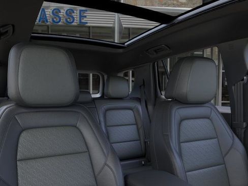 New 2026 Chevrolet Equinox LT w/ Convenience Package II AWD/4WD image 24