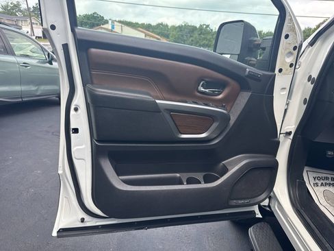 Used 2017 Nissan Titan Platinum Reserve AWD/4WD image 16