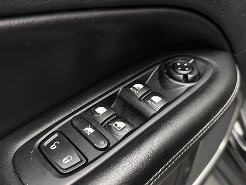 Used 2021 Jeep Compass Latitude w/ Driver Assistance Group FWD image 11