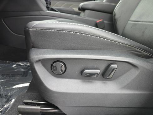 Certified 2023 Volkswagen Atlas SE image 30