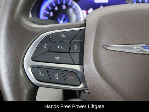 Used 2017 Chrysler Pacifica Touring-L Plus image 8