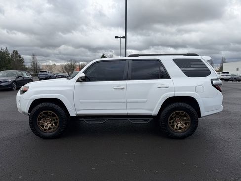 Used 2017 Toyota 4Runner SR5 image 5