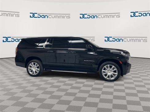 Used 2024 Chevrolet Suburban High Country image 9