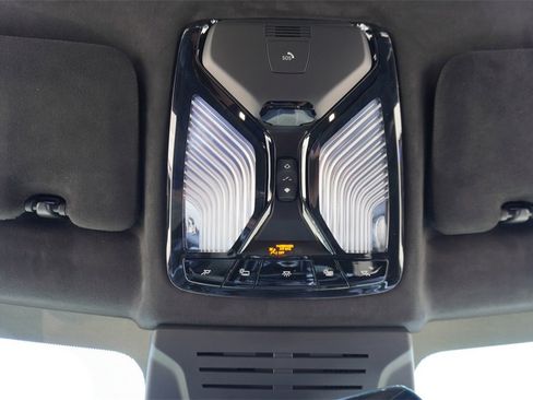 New 2025 BMW X7 xDrive40i w/ M Sport Package image 10