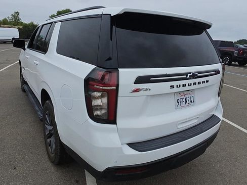 Used 2023 Chevrolet Suburban Z71 w/ Luxury Package AWD/4WD image 4