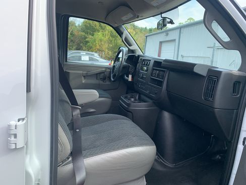 Used 2025 GMC Savana 2500 w/ Driver Convenience Package RWD image 31