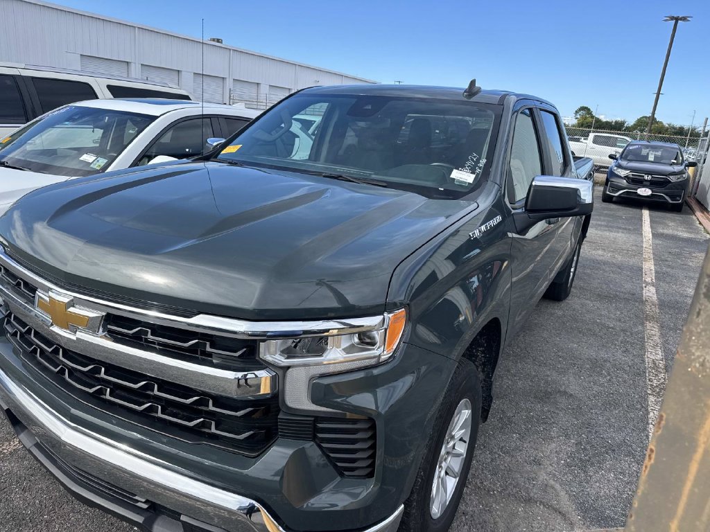 Used 2025 Chevrolet Silverado 1500 LT RWD image 6