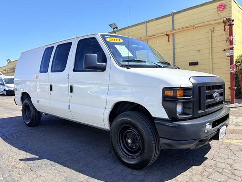 Used 2010 Ford E-250 and Econoline 250 RWD image 3