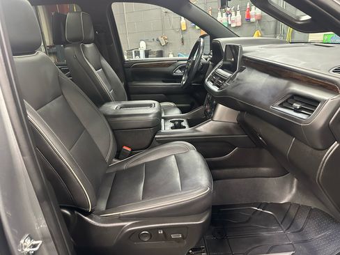 Used 2023 Chevrolet Suburban Premier w/ Advanced Technology Package image 25
