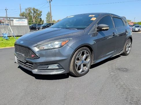 Used 2018 Ford Focus ST FWD image 1
