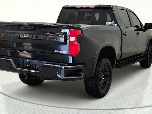 Used 2025 Chevrolet Silverado 1500 ZR2 w/ Technology Package AWD/4WD image 8