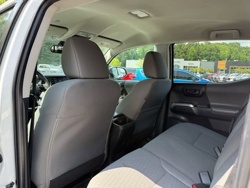 Used 2022 Toyota Tacoma SR5 w/ Technology Package RWD image 25