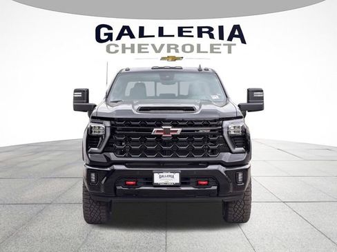 New 2026 Chevrolet Silverado 2500 ZR2 image 3