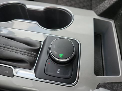 Used 2019 Chevrolet Blazer LT FWD image 25