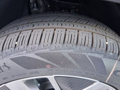 New 2026 Cadillac Optiq Luxury 1 image 30