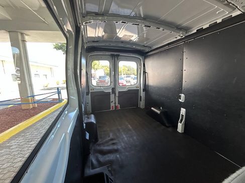 Used 2018 Ford Transit 150 130 Medium Roof RWD image 25