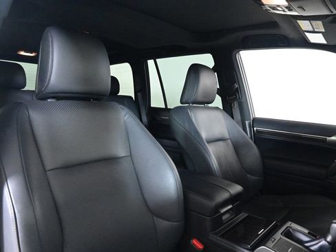 Used 2023 Lexus GX 460 Luxury image 16