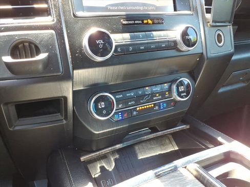 Used 2020 Ford Expedition Limited AWD/4WD image 16