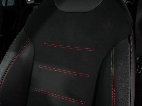 Used 2025 Mercedes-Benz GLA 250 image 27