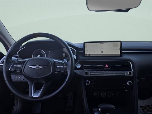 Used 2025 Genesis G70 2.5T image 9