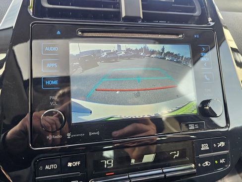 Used 2016 Toyota Prius Three w/ Advanced Technology Package image 28