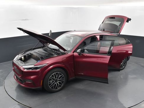 New 2025 Ford Mustang Mach-E Premium image 38