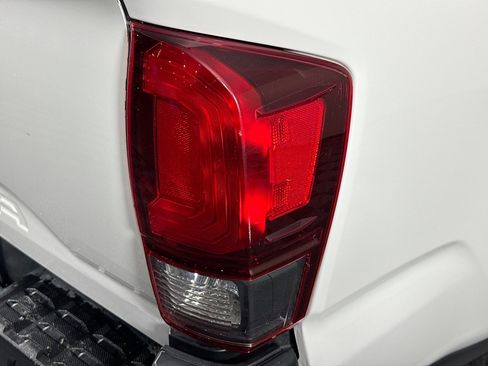 Used 2022 Toyota Tacoma SR image 30