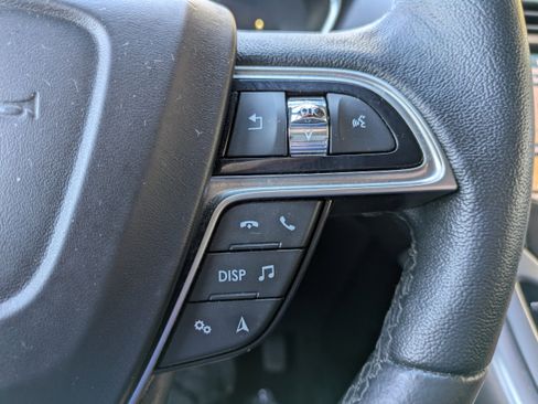 Used 2019 Lincoln Nautilus Premier image 21