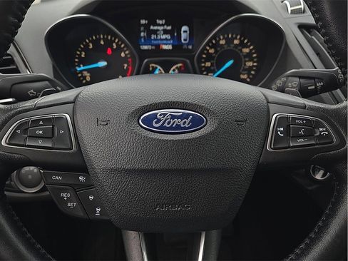 Used 2017 Ford Escape Titanium image 19